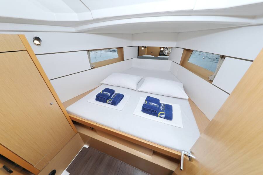 Oceanis 38  | One
