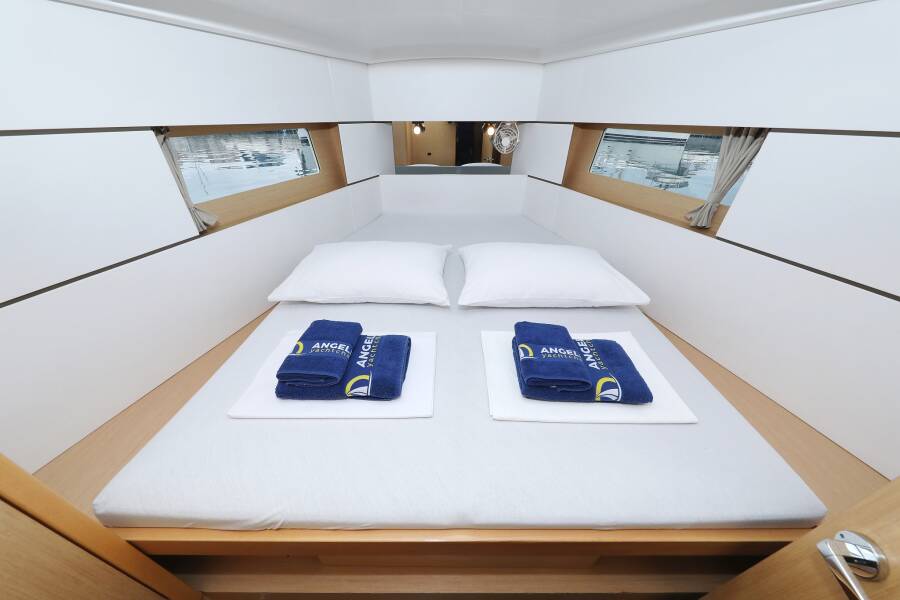 Oceanis 38  | One