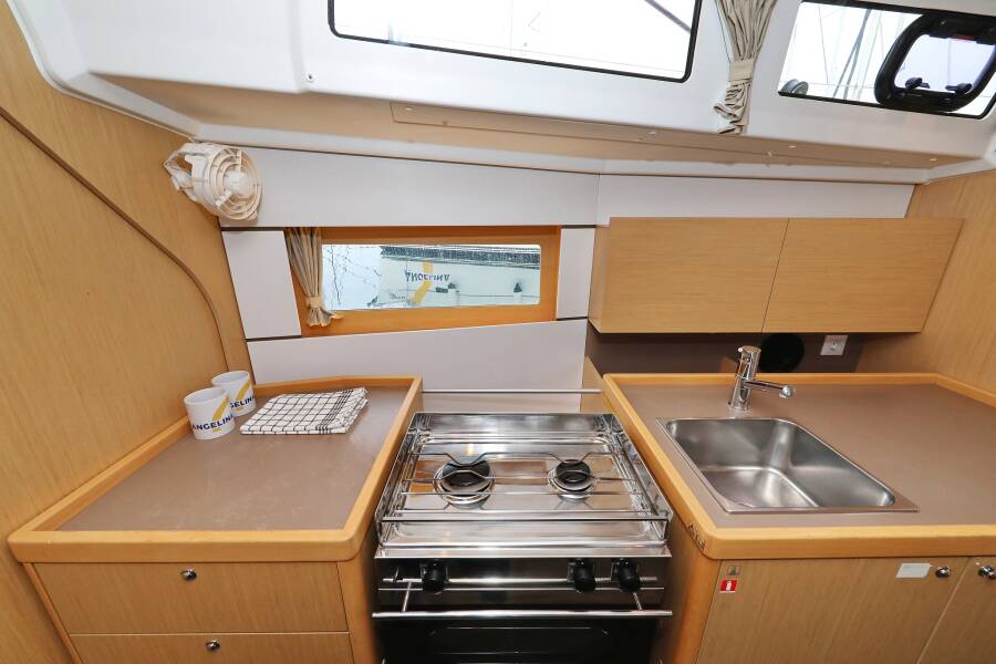 Oceanis 38  | One