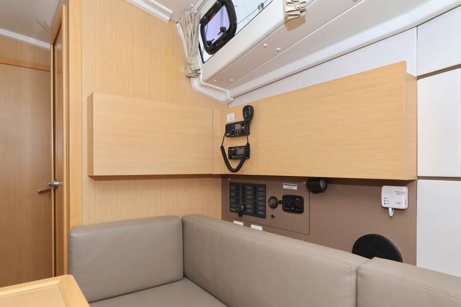 Oceanis 38  | One