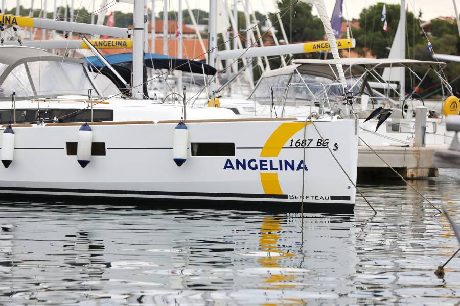 Oceanis 38  | One