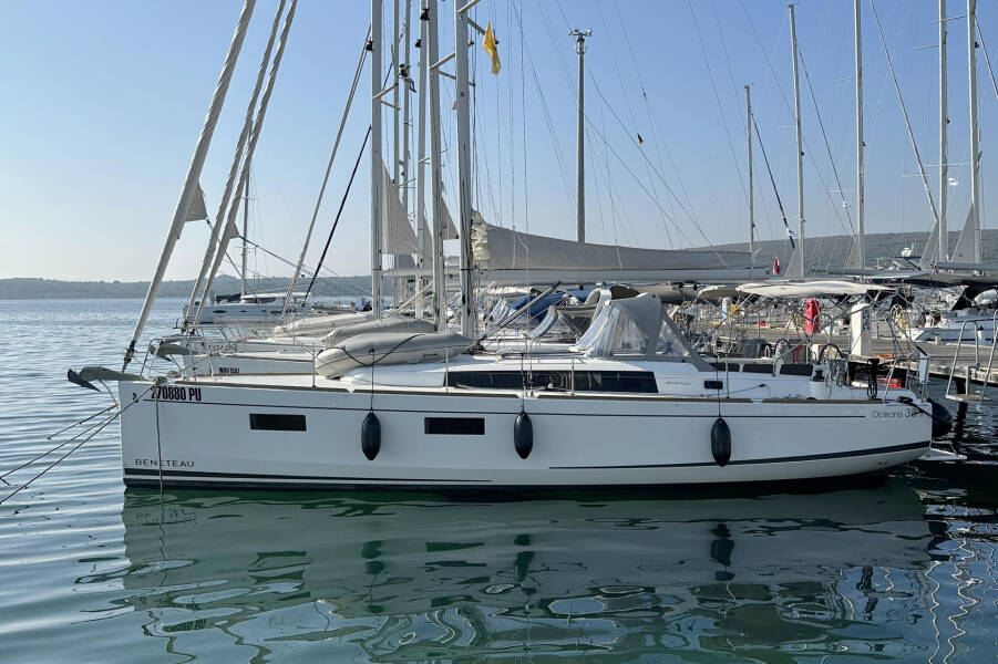 Oceanis 38.1  | Tena