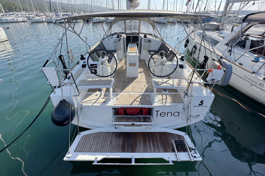 Oceanis 38.1  | Tena