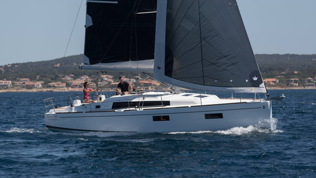 Oceanis 38.1  | Maja