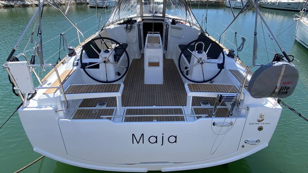 Oceanis 38.1  | Maja