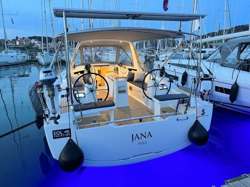 Oceanis 38.1  | Jana