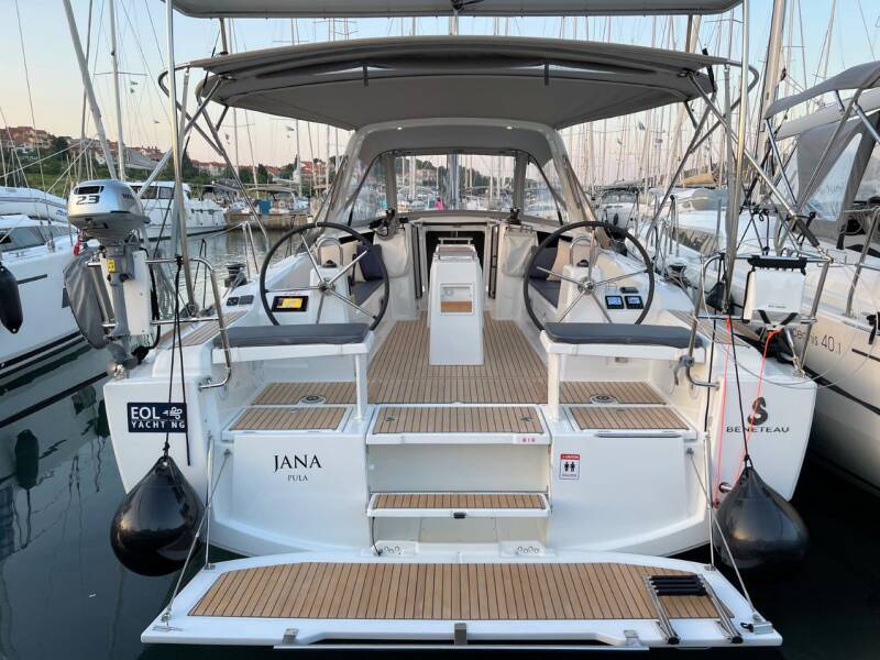 Oceanis 38.1  | Jana