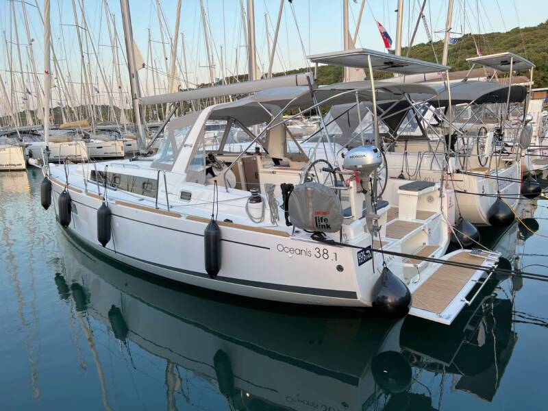 Oceanis 38.1  | Jana