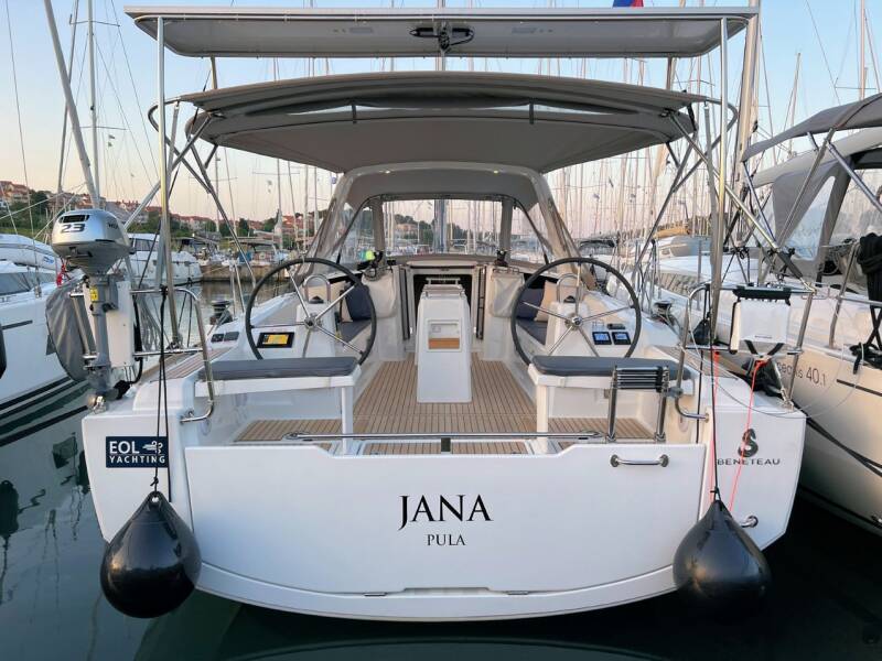 Oceanis 38.1  | Jana