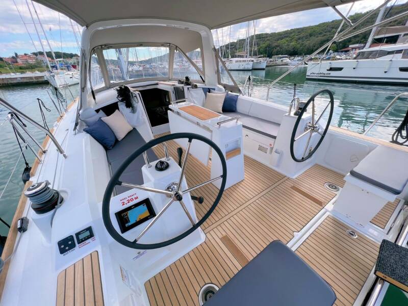 Oceanis 38.1  | Jana