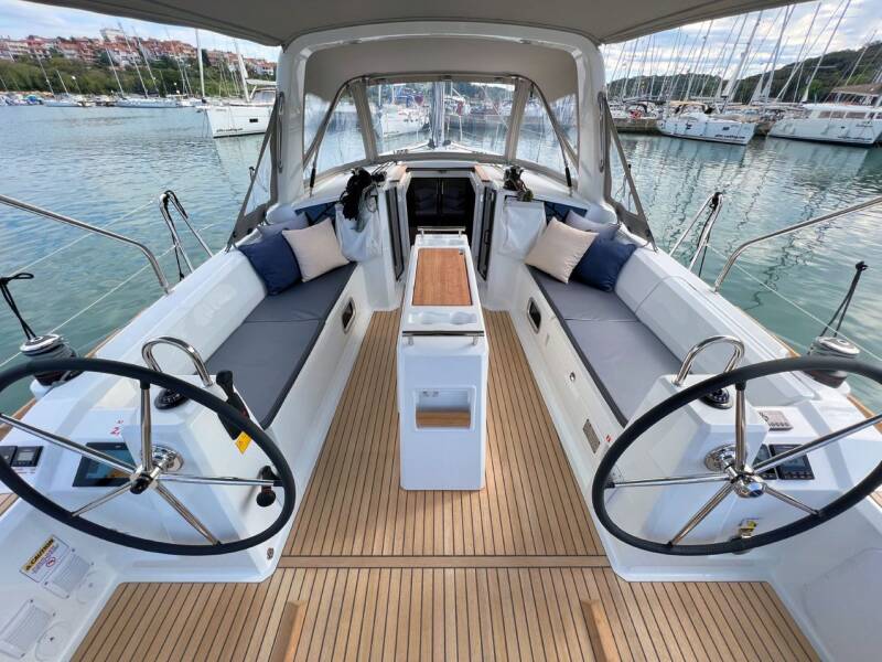 Oceanis 38.1  | Jana