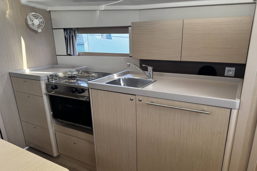 Oceanis 38.1 | Tamara