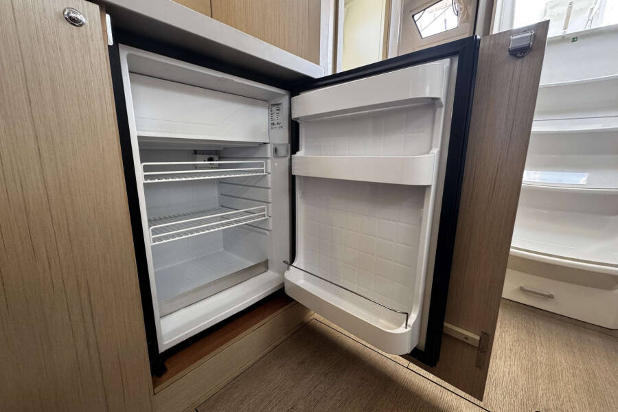 Oceanis 38.1 | Tamara