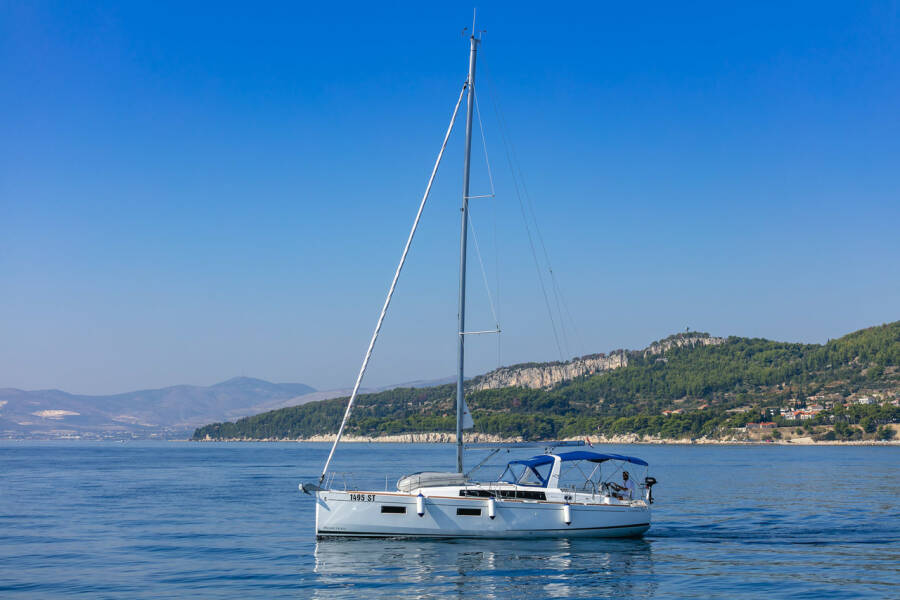 Oceanis 38.1  | Anima Maris I