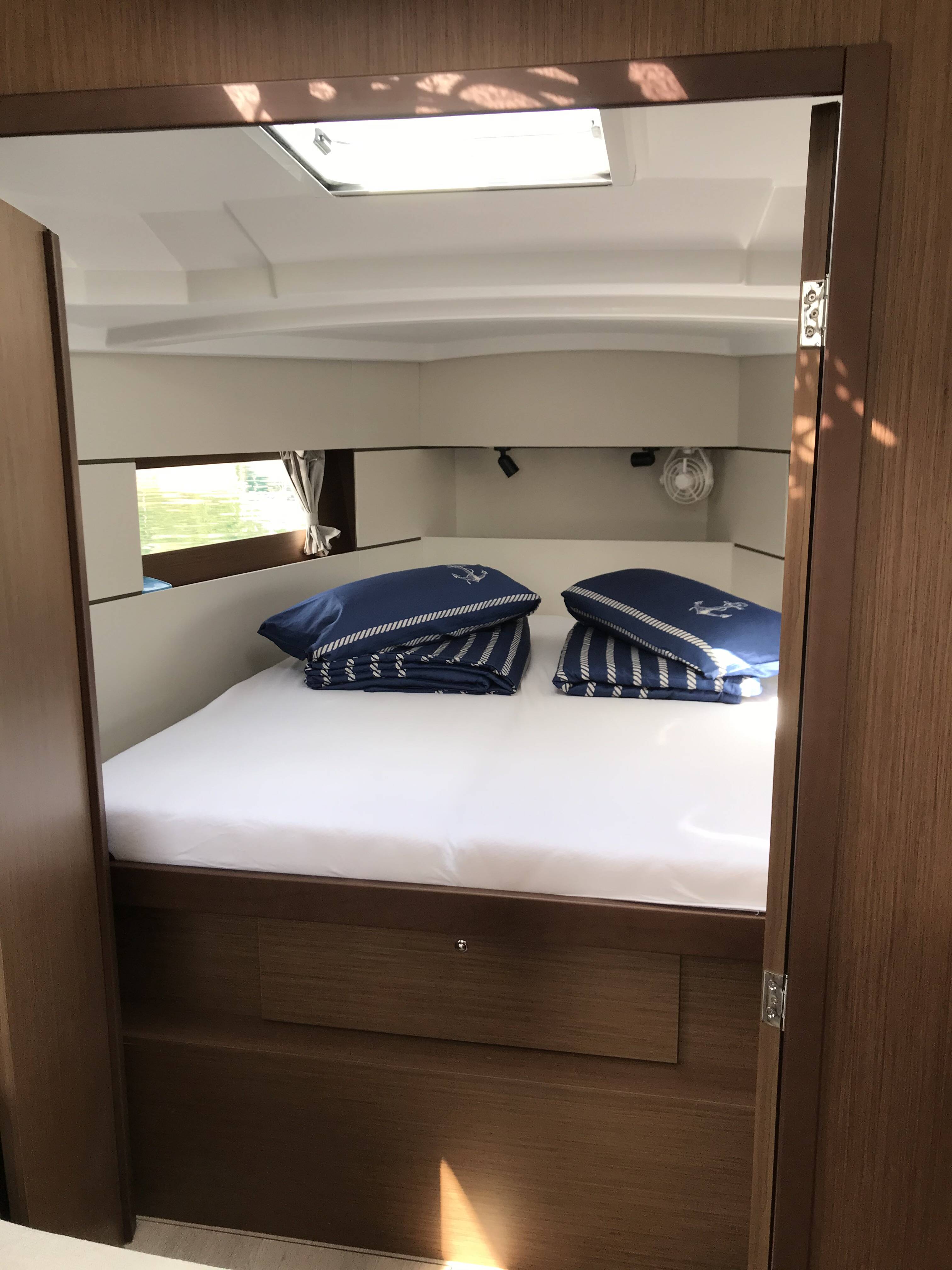 Oceanis 38.1  | Eleven