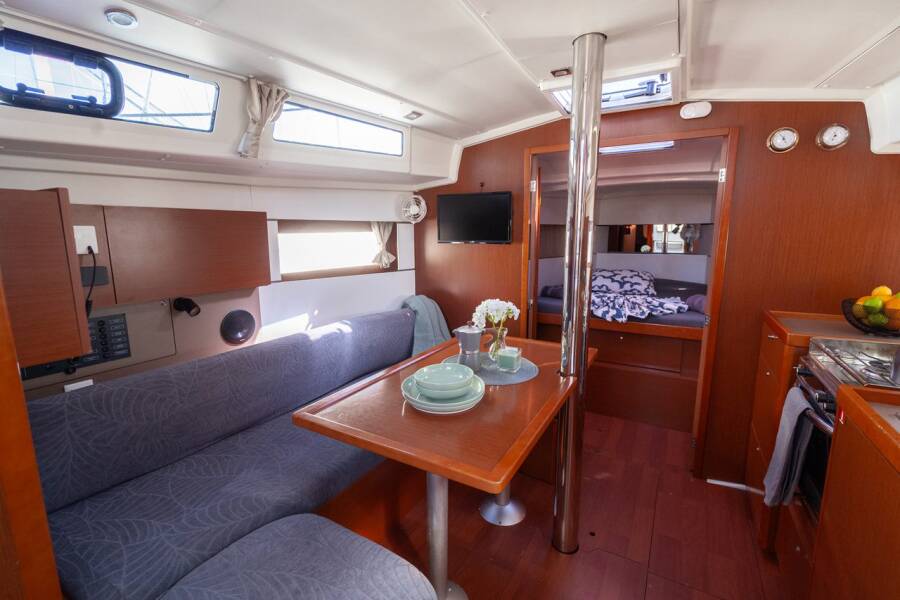 Oceanis 38.1  | Hydra