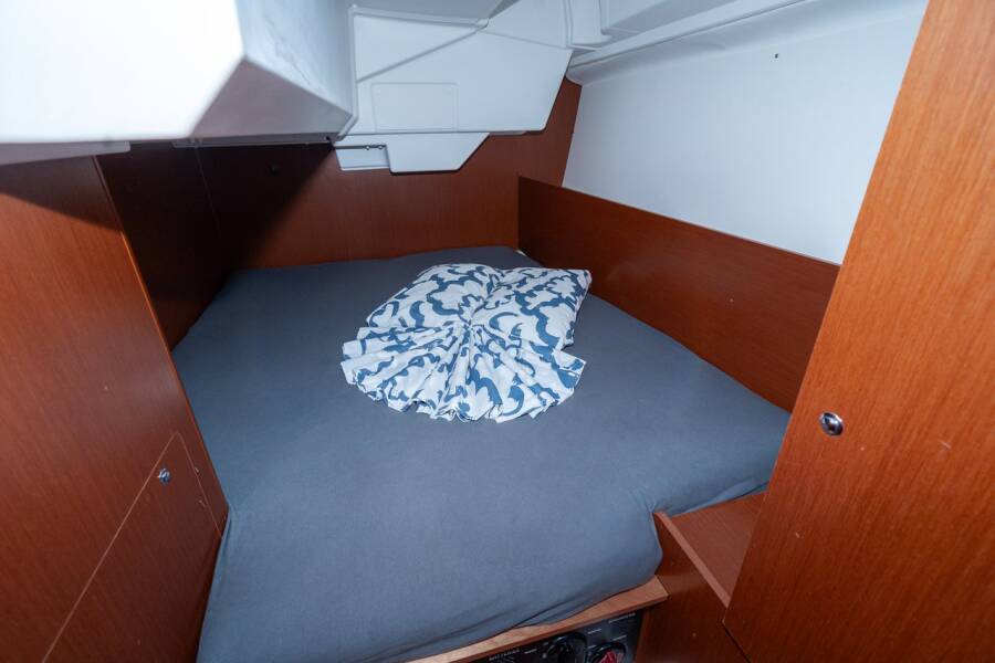 Oceanis 38.1  | Hydra