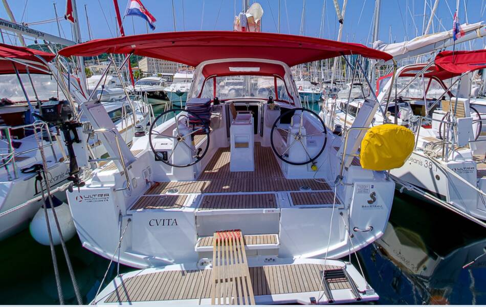 Oceanis 38.1  | Cvita