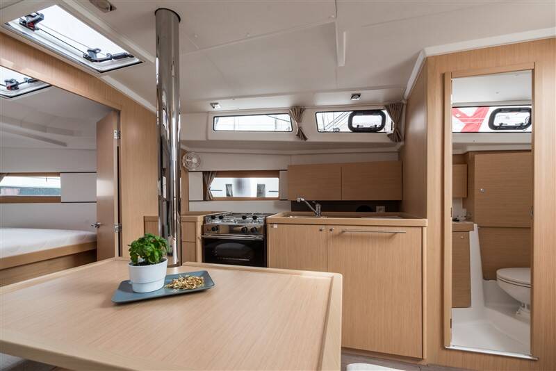 Oceanis 38.1  | Cvita