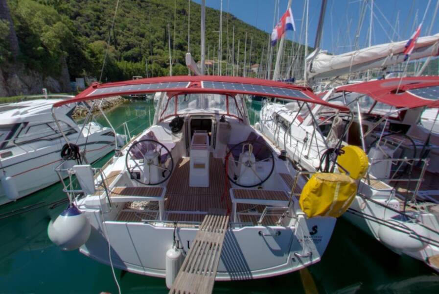 Oceanis 38.1  | Luce