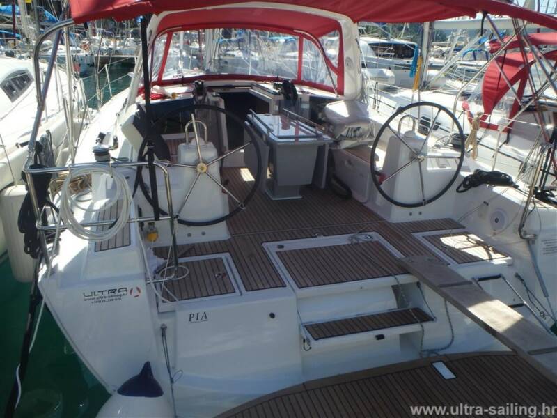 Oceanis 38.1  | Luce