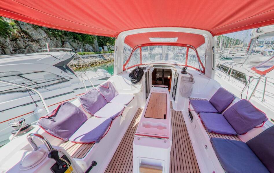 Oceanis 38.1  | Luce