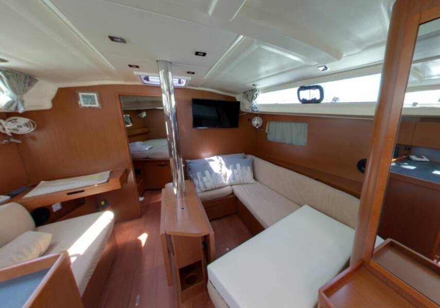 Oceanis 38.1  | Luce