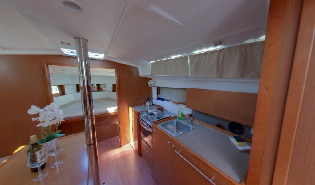 Oceanis 38.1  | Luce