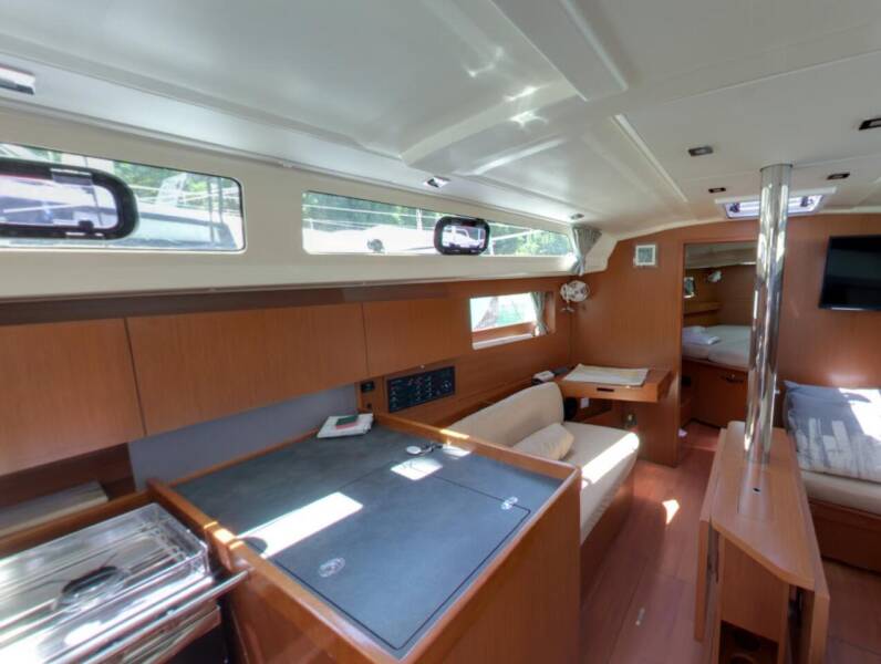 Oceanis 38.1  | Luce