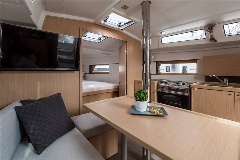 Oceanis 38.1  | Majano