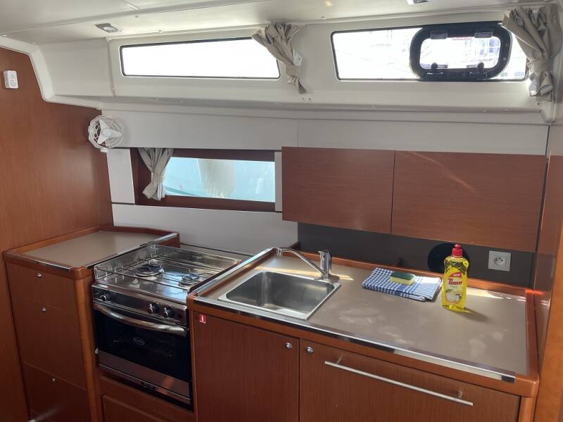 Oceanis 38.1  | Ariela
