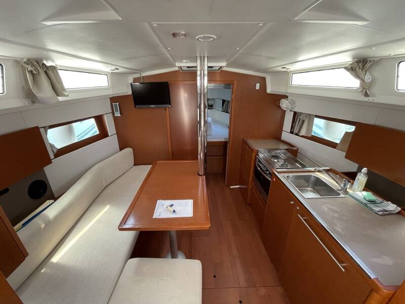 Oceanis 38.1  | Ariela