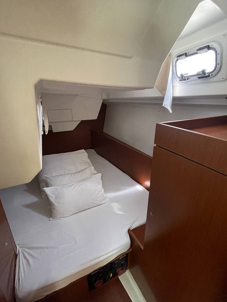 Oceanis 38.1  | Ariela