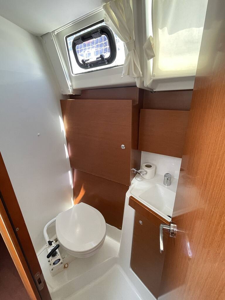 Oceanis 38.1  | Ariela