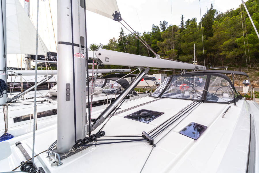 Oceanis 40.1 | First Touch