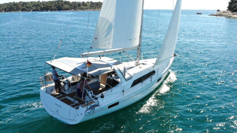 Oceanis 41.1  | Pauline