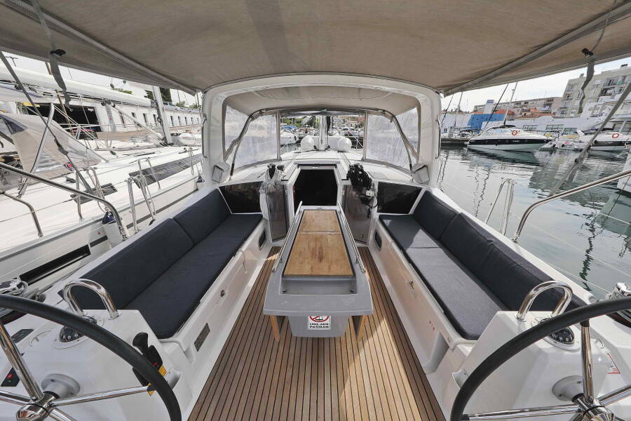 Oceanis 41.1 | Seven