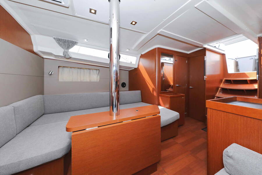 Oceanis 41.1 | Seven