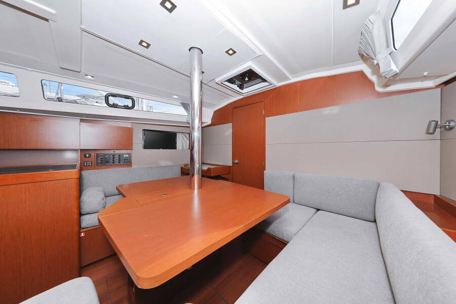 Oceanis 41.1 | Seven