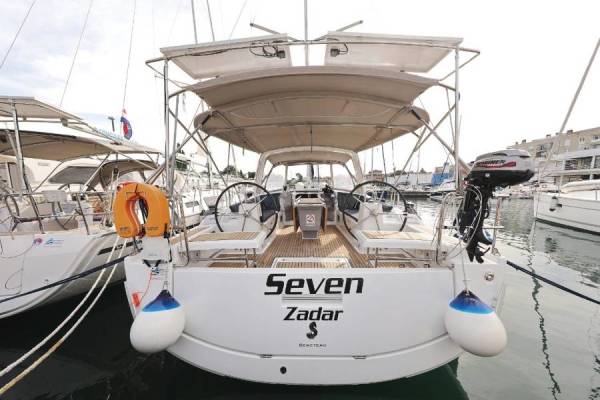 Oceanis 41.1 | „Seven“ with A/C