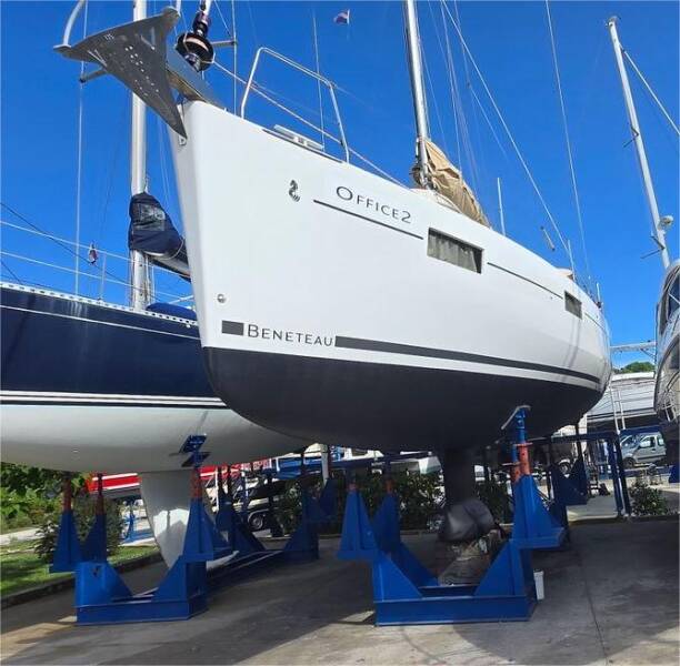 Oceanis 41.1 | Office 2