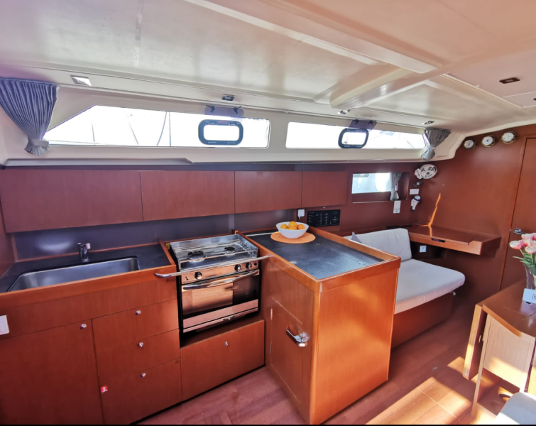 Oceanis 41.1 | Office 2