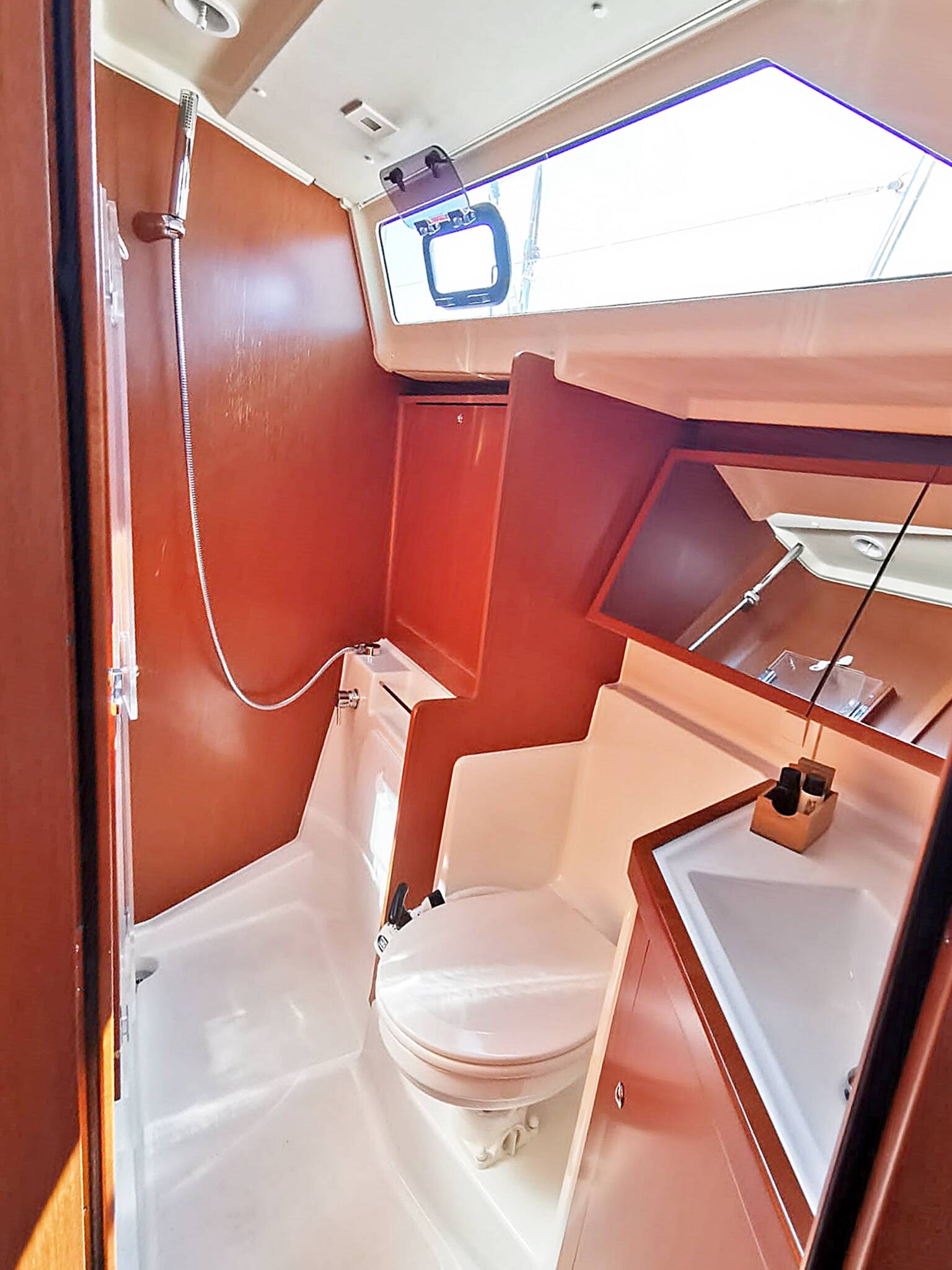 Oceanis 41.1 | Office 2