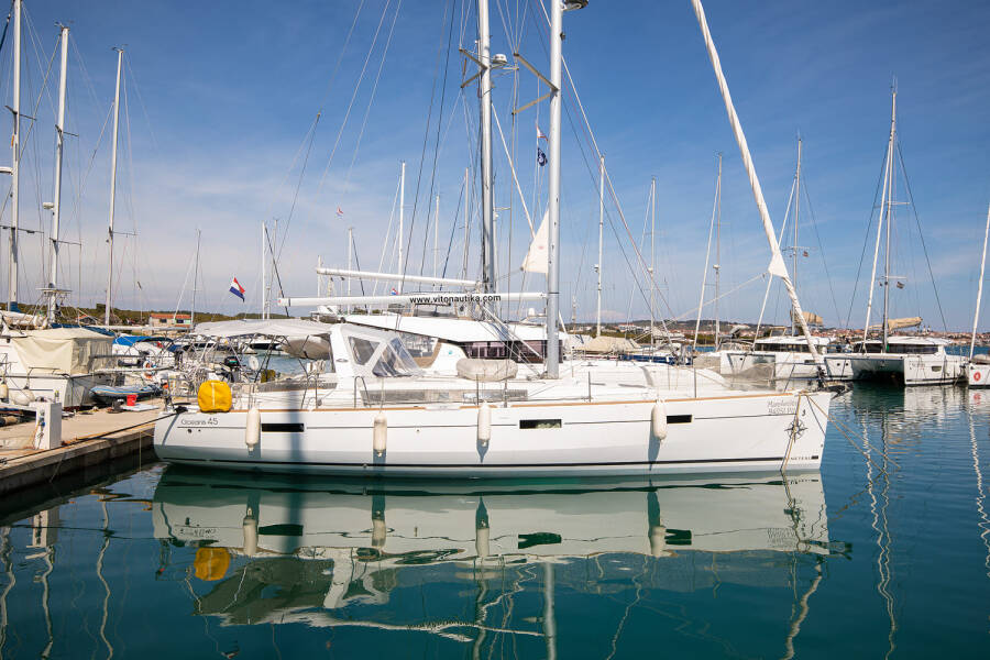 Oceanis 45  | Mare Aeolos