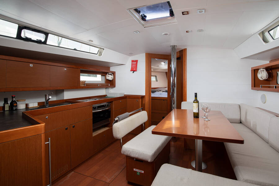 Oceanis 45  | Mare Aeolos