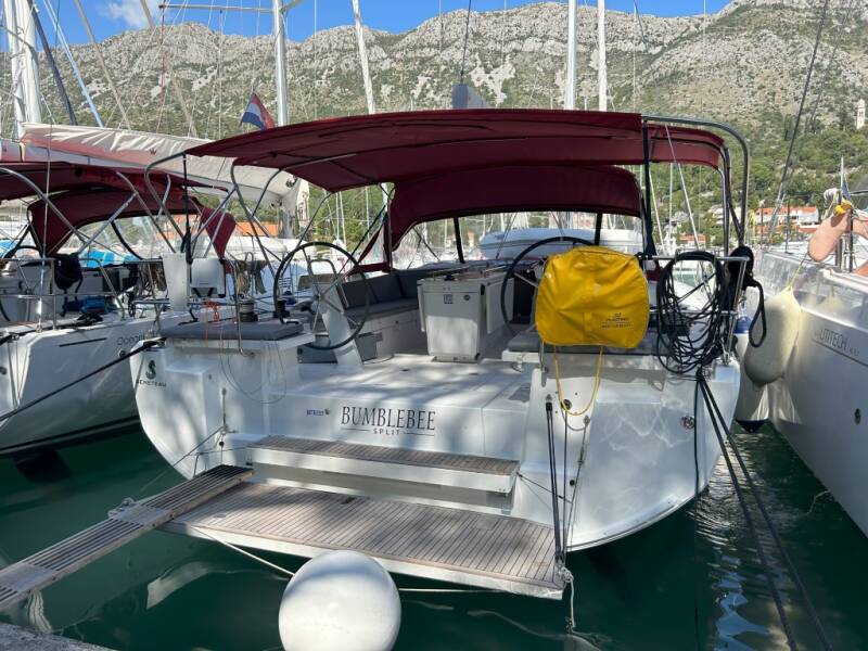 Oceanis 46.1  | Bumblebee