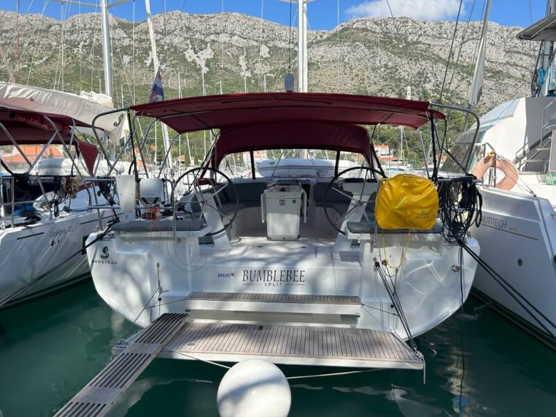 Oceanis 46.1  | Bumblebee