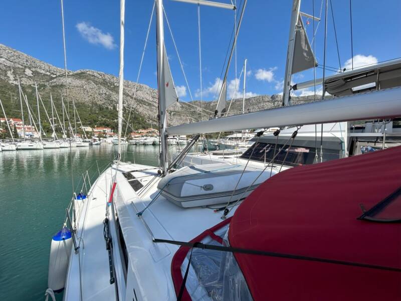 Oceanis 46.1  | Bumblebee
