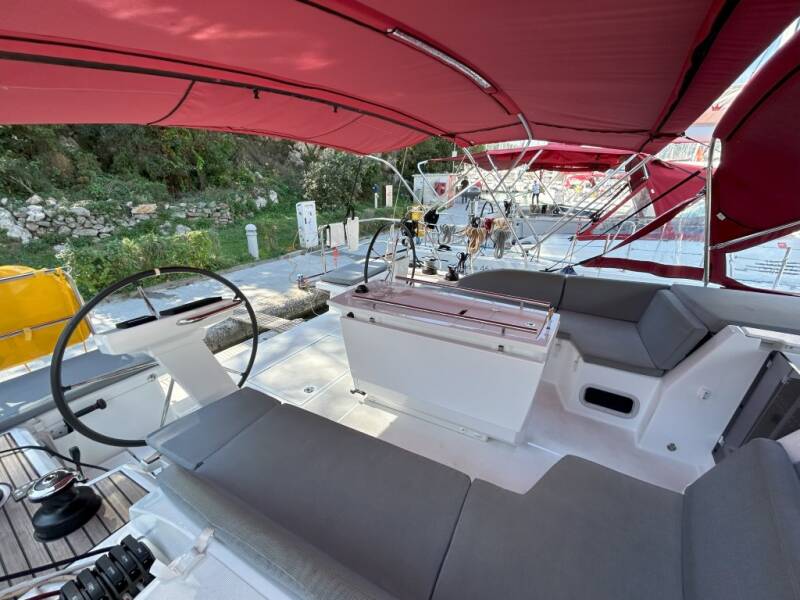 Oceanis 46.1  | Bumblebee