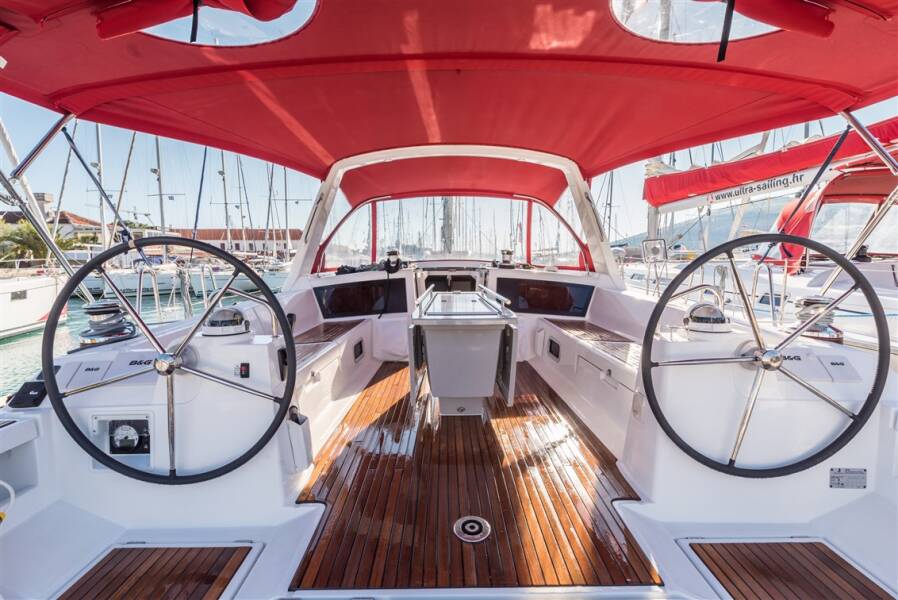 Oceanis 48  | Flou